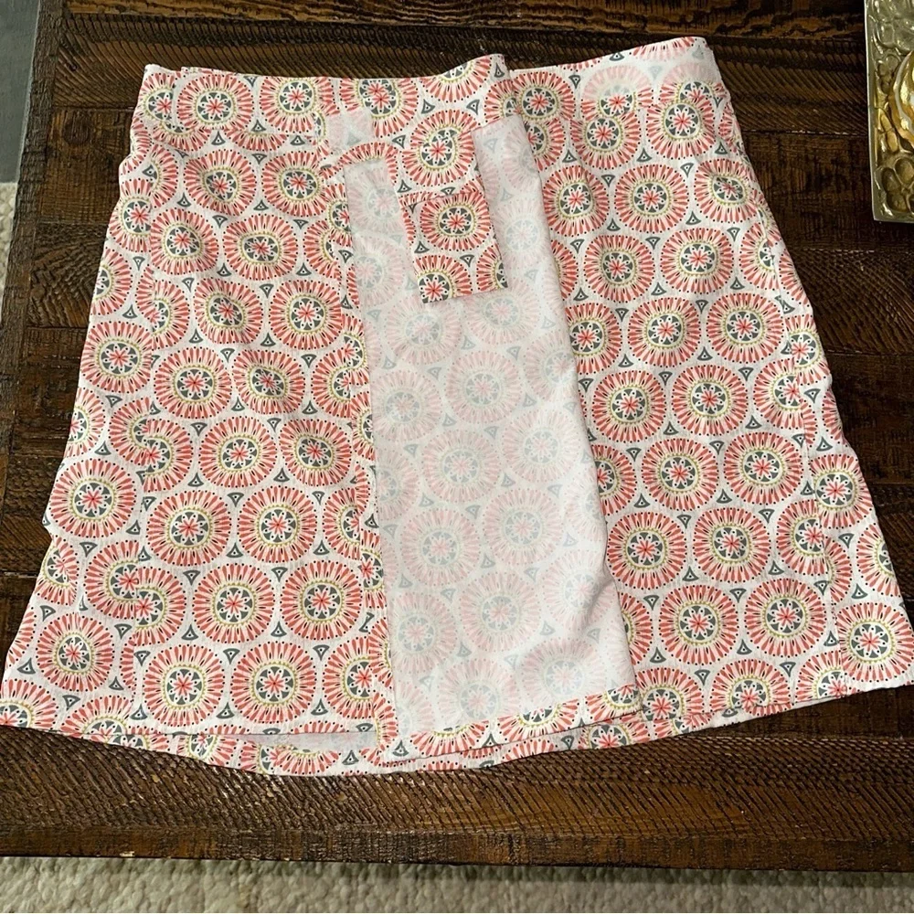 RipSkirt Hawaii Women's wrap medallion Print Size large Excellent Condition Sz L